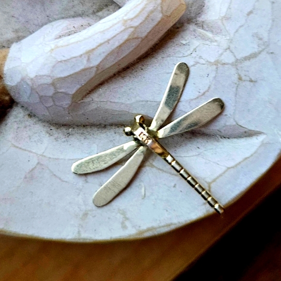 14k Dragonfly Pendant with Genuine Bezel Set Sapphire - Picture 3 of 3